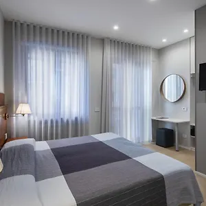 Excelsior 3*, Pavía Italia